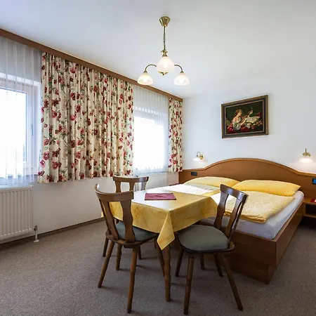 Gaestehaus Bleiweis-zehentner Bed & Breakfast