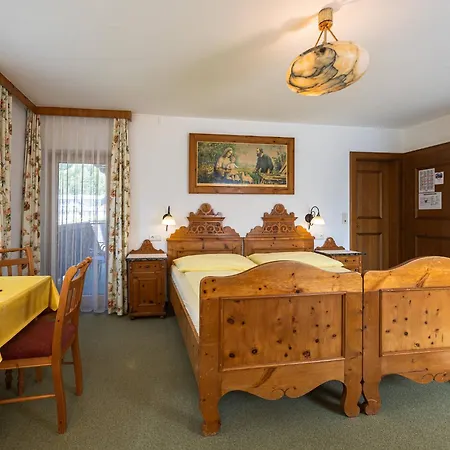 Gaestehaus Bleiweis-zehentner Alojamento de Acomodação e Pequeno-almoço Zell am See