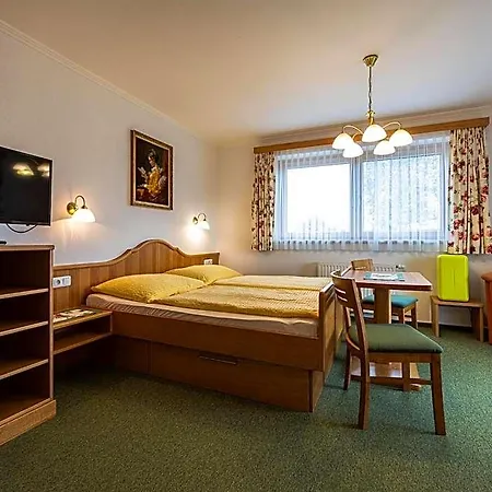 Bed & Breakfast Gaestehaus Bleiweis-zehentner 3*