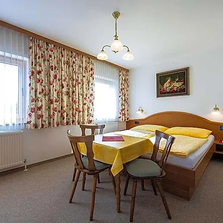 Gaestehaus Bleiweis-zehentner Zell am See